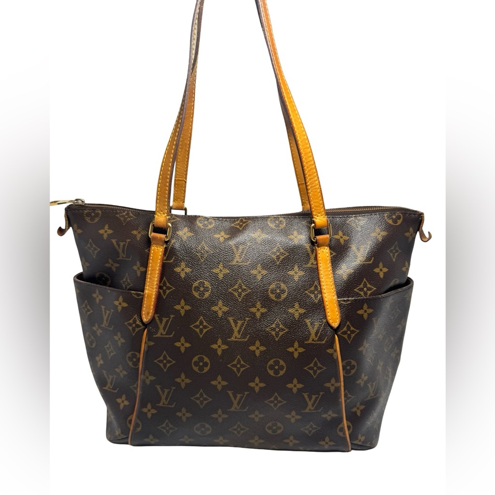 SOLD Louis Vuitton Totally MM Monogram Tote Bag - Picture 1 of 14